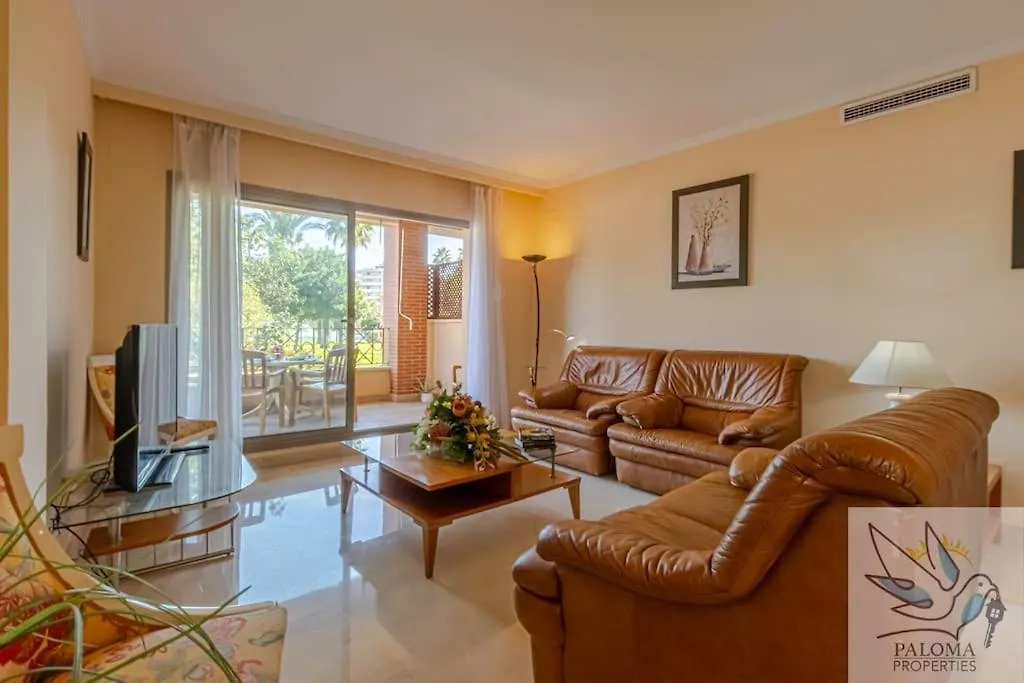 2 Bdr Apt With Heated Pool & Jacuzzi Benalmádena Appartamento