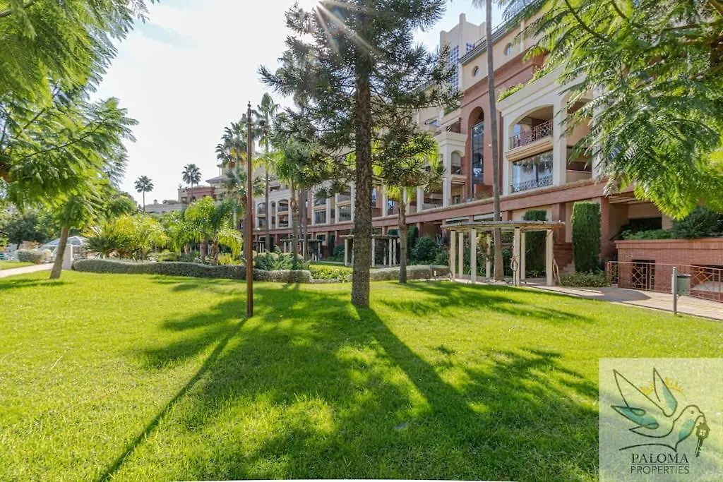 2 Bdr Apt With Heated Pool & Jacuzzi Benalmádena 0*,  Spagna