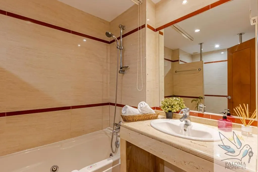 2 Bdr Apt With Heated Pool & Jacuzzi Benalmádena Spagna